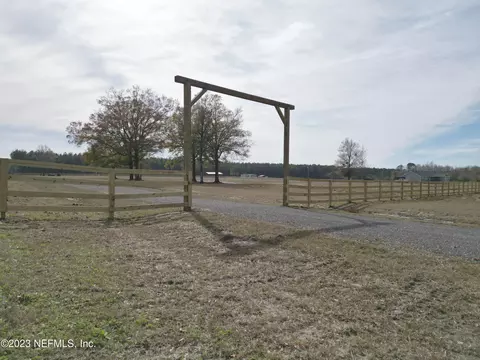 7621 Lucky Seven Ranch Rd, Macclenny, FL 32063