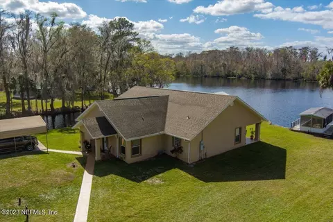 141 Pine St, Satsuma, FL 32189
