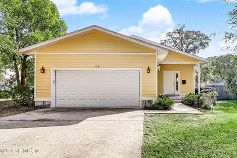 104 S 15th St, Fernandina Beach, FL 32034