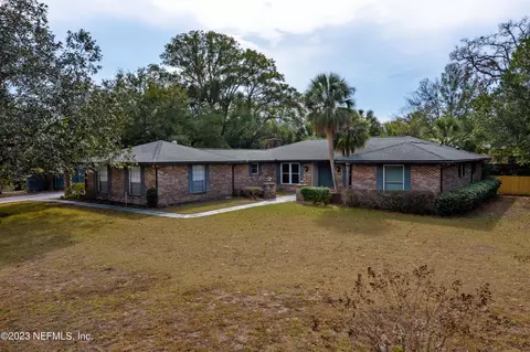 2402 Foxwood Rd S, Orange Park, FL 32073