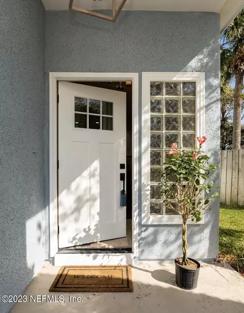 1149 Sandpiper Ln E, Atlantic Beach, FL 32233