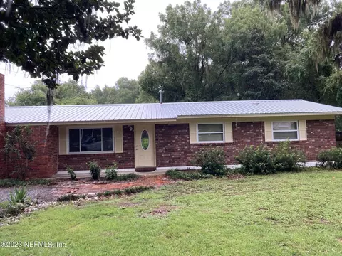 106 Lemon Ln, Palatka, FL 32177