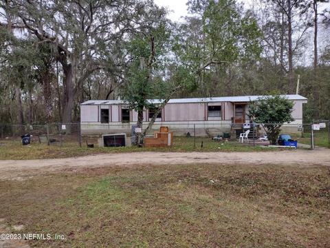 109 Arrowhead Dr, Interlachen, FL 32148