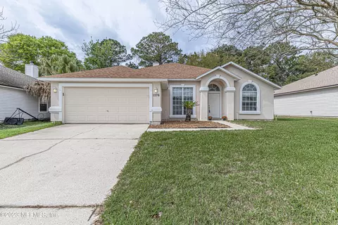 1276 Summit Oaks Dr W, Jacksonville, FL 32221