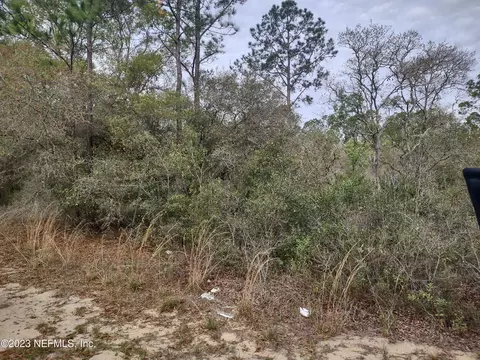 121 Young St, Interlachen, FL 32148