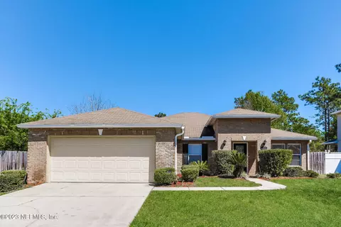 2327 Brian Lakes Dr E, Jacksonville, FL 32221