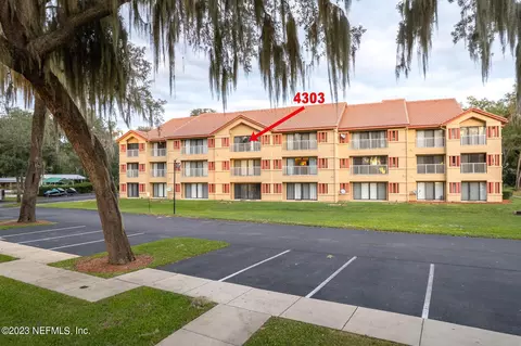 99 Broad River Pl #4303, Welaka, FL 32193