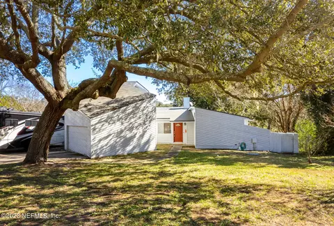 3779 Hermitage Rd E, Jacksonville, FL 32277
