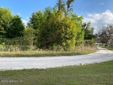 23 North Lake Street, Crescent City, FL 32112