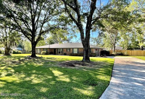 332 Whispering Woods Dr, Fleming Island, FL 32003