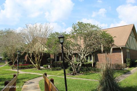8227 Kensington Sq, Jacksonville, FL 32217