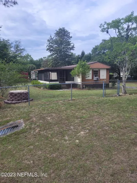 113 Elm St, Hawthorne, FL 32640