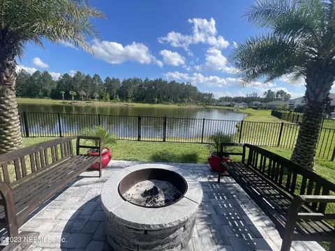 46 Pine Beach Dr, Saint Johns, FL 32259