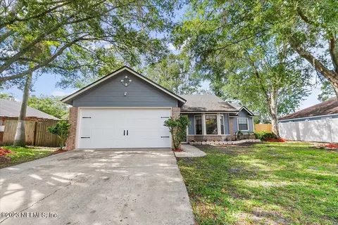 8362 Rockridge Dr, Jacksonville, FL 32244