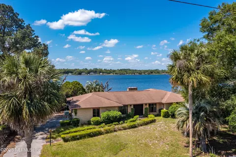1774 Shore View Dr W, Jacksonville, FL 32218