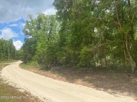 102 Sculpin Dr, Florahome, FL 32140