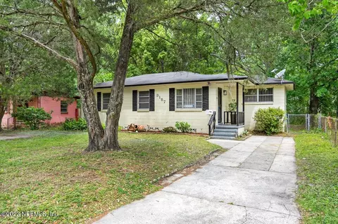 3157 Brasque Dr, Jacksonville, FL 32209