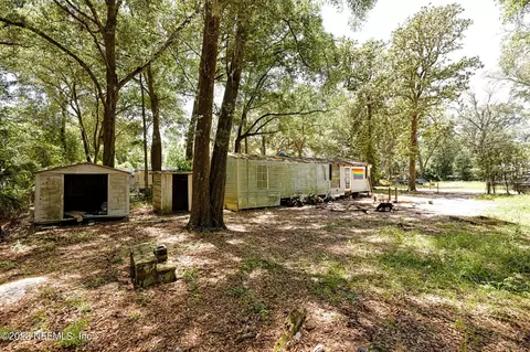 11133 Pine St, Jacksonville, FL 32218