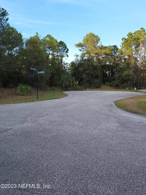 127 N Golf View Dr, Crescent City, FL 32112