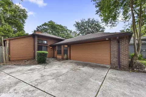 3643 Marsh Creek Dr, Jacksonville, FL 32277
