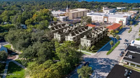 1623 Piazza Pl, Jacksonville, FL 32207