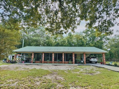 103 Ginny Ave, Interlachen, FL 32148