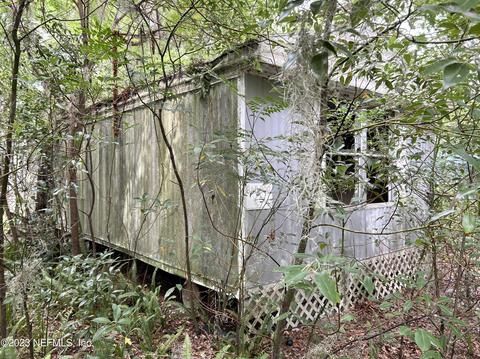 1016 Fullwood Ave, Crescent City, FL 32112