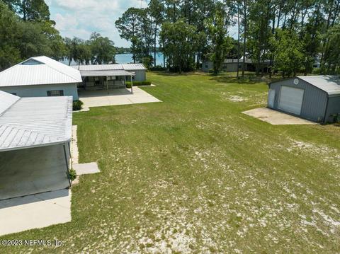 351 Star Lake Dr, Hawthorne, FL 32640