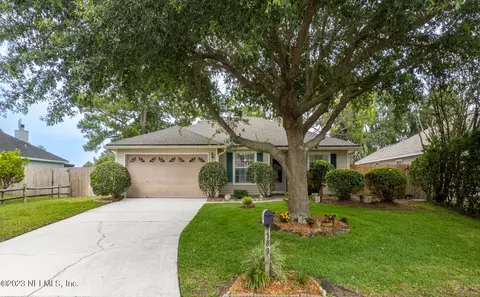 589 Halverson Ct, Jacksonville, FL 32225