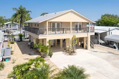 171 Moonlite Dr, Welaka, FL 32193