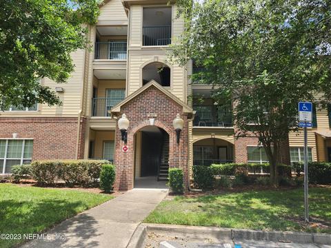 7800 Point Meadows Dr #836, Jacksonville, FL 32256