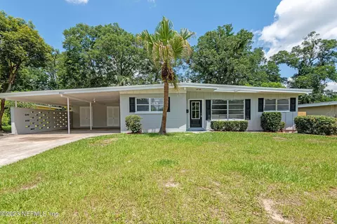 8021 Carlotta Rd N, Jacksonville, FL 32211