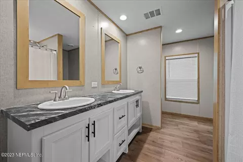 54369 Point South Dr, Callahan, FL 32011