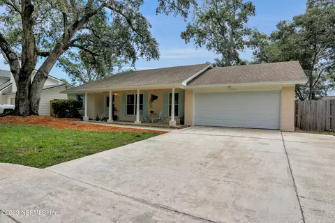 3925 Petite W Dr, Jacksonville East, FL 32250