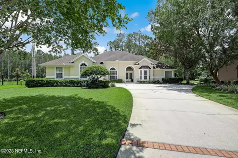 8342 Amherst Hills Ln, Jacksonville, FL 32256