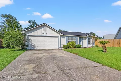7652 Chelmsford Dr, Jacksonville, FL 32244