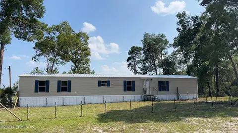 205 Starlight Ave, Florahome, FL 32140