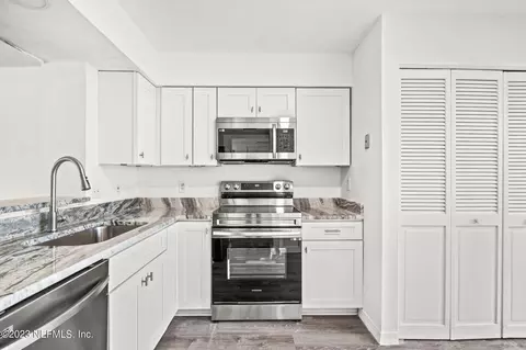 7675 Las Palmas Way, Jacksonville, FL 32256