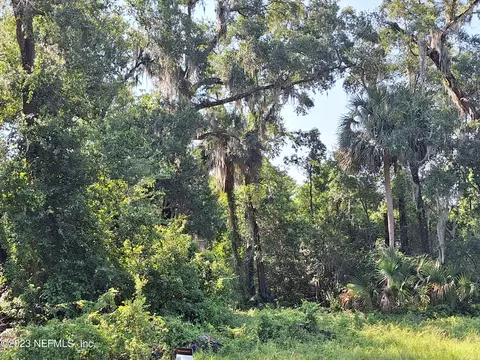 104 Lake Ida Point Dr, Interlachen, FL 32148