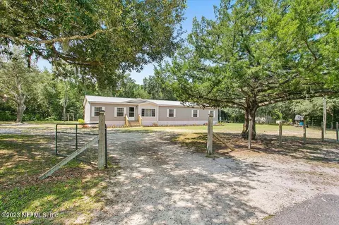 115 Clouds Ave, Interlachen, FL 32148