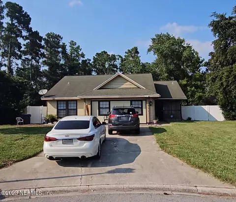211 Danvers Ct, Jacksonville, FL 32225