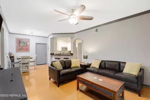 8539 Gate Pkwy W #418, Jacksonville, FL 32216