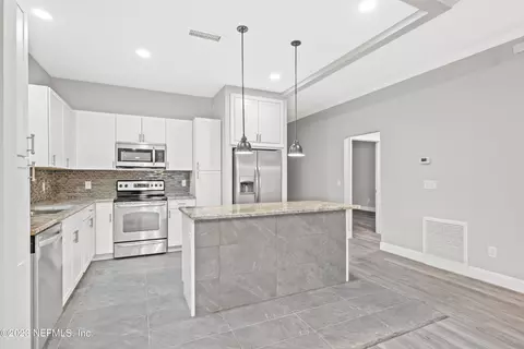 2240 Shepard St #202, Jacksonville, FL 32211