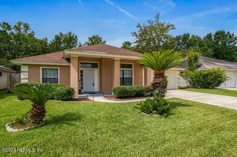 5676 Shady Pine St, Jacksonville, FL 32244