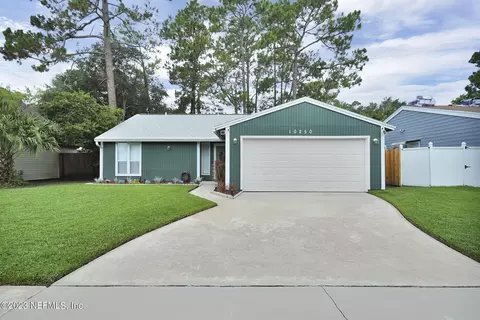 10250 Lake Pines Rd, Jacksonville, FL 32257