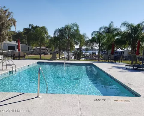 1074 Front St #96, Welaka, FL 32193