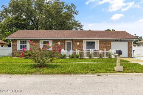 2626 Grampian W Dr, Jacksonville, FL 32216