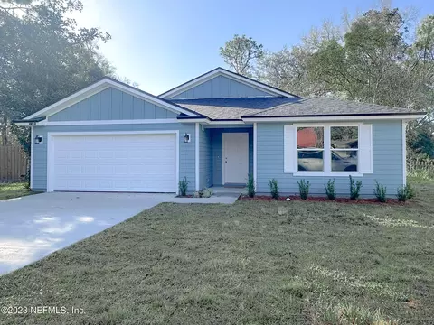 2413 Carr St, Palatka, FL 32177