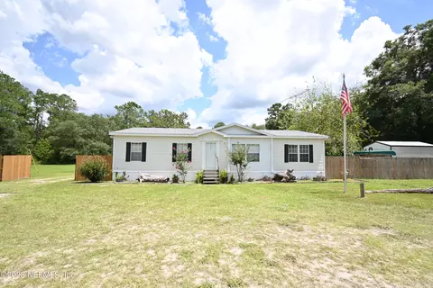 5766 E Riverside Dr, Glen Saint Mary, FL 32040