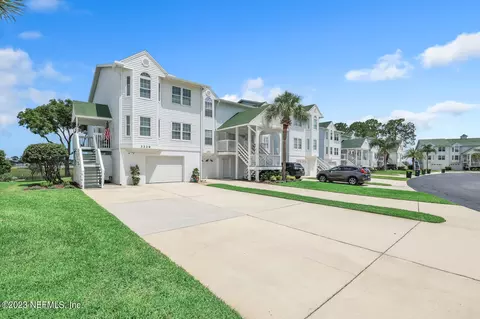 3339 Lighthouse Point Ln, Jacksonville East, FL 32250